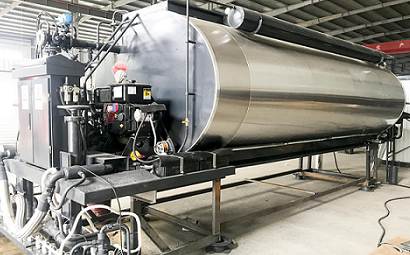 Asphalt spreaders are divided into self-propelled and towed types